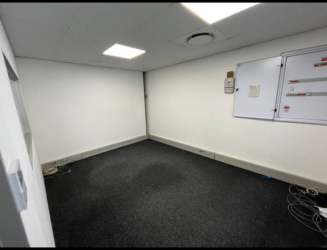 175M² OFFICE TO LET IN BRACKENFELL INDUSTRIAL